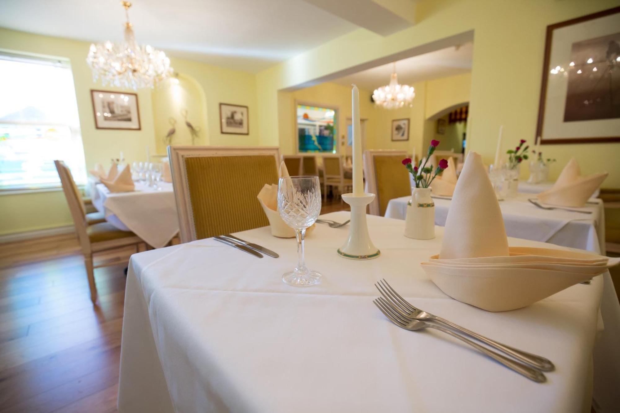 The Peacock Townhouse Hotel Kenilworth - Warwick ภายนอก รูปภาพ