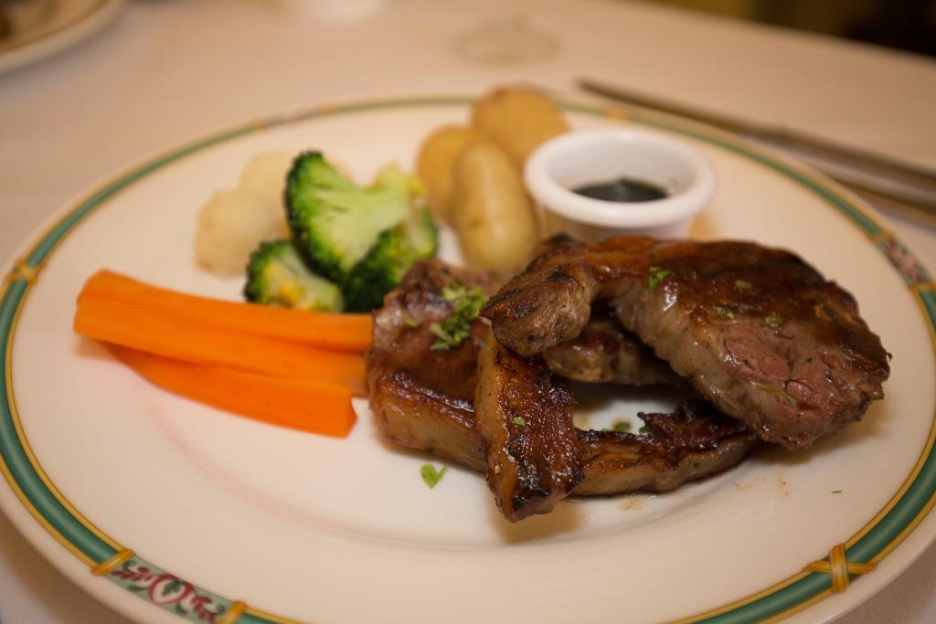 The Peacock Townhouse Hotel Kenilworth - Warwick ภายนอก รูปภาพ