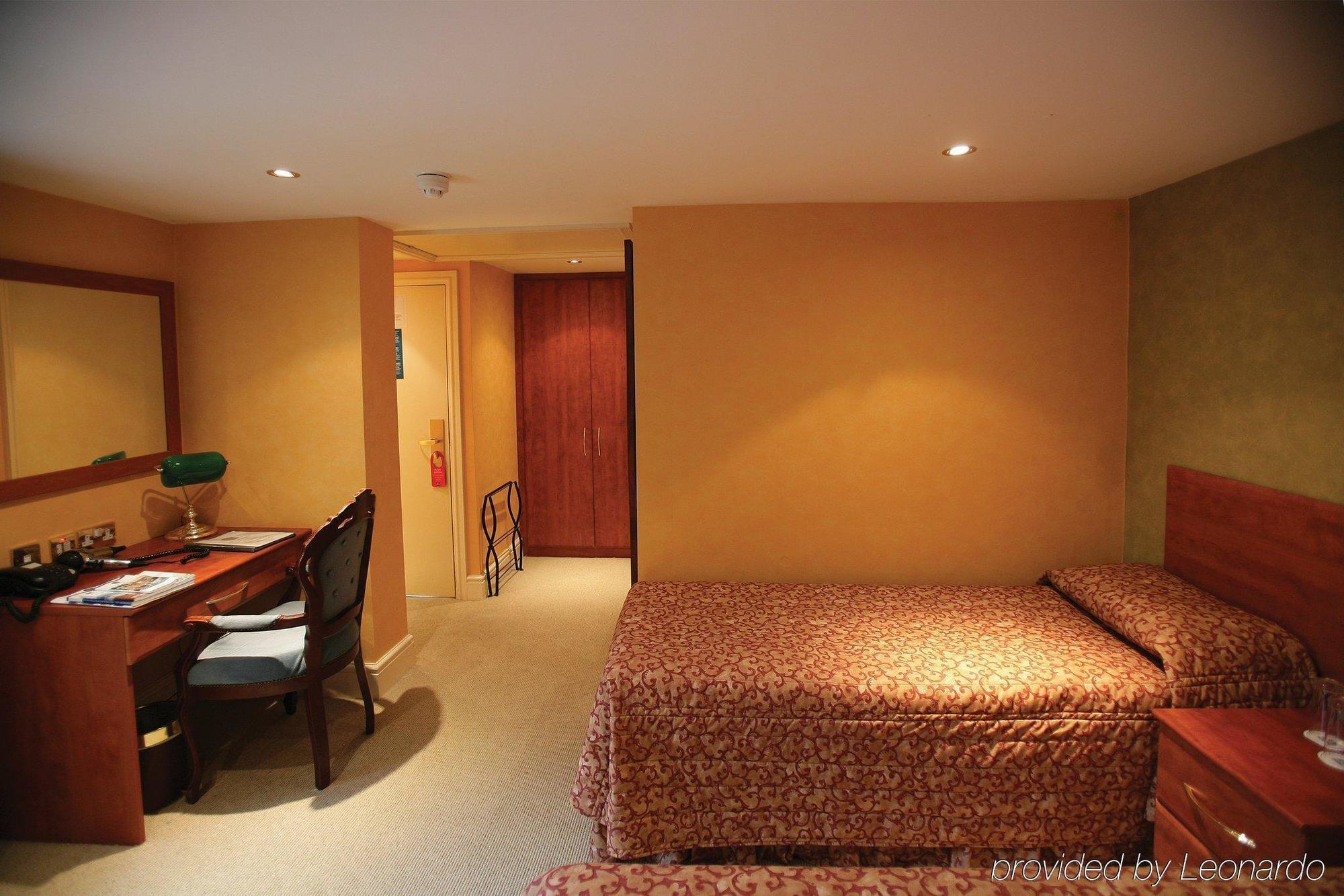 The Peacock Townhouse Hotel Kenilworth - Warwick ภายนอก รูปภาพ