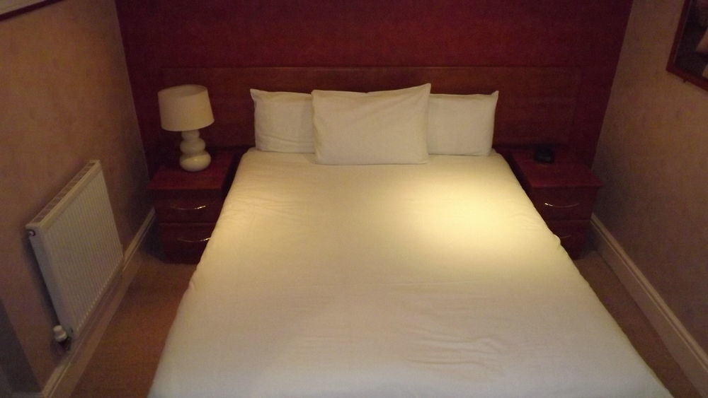 The Peacock Townhouse Hotel Kenilworth - Warwick ภายนอก รูปภาพ