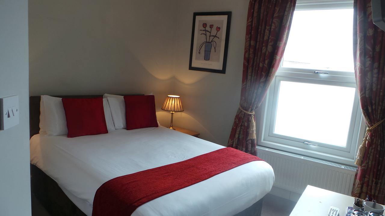 The Peacock Townhouse Hotel Kenilworth - Warwick ภายนอก รูปภาพ