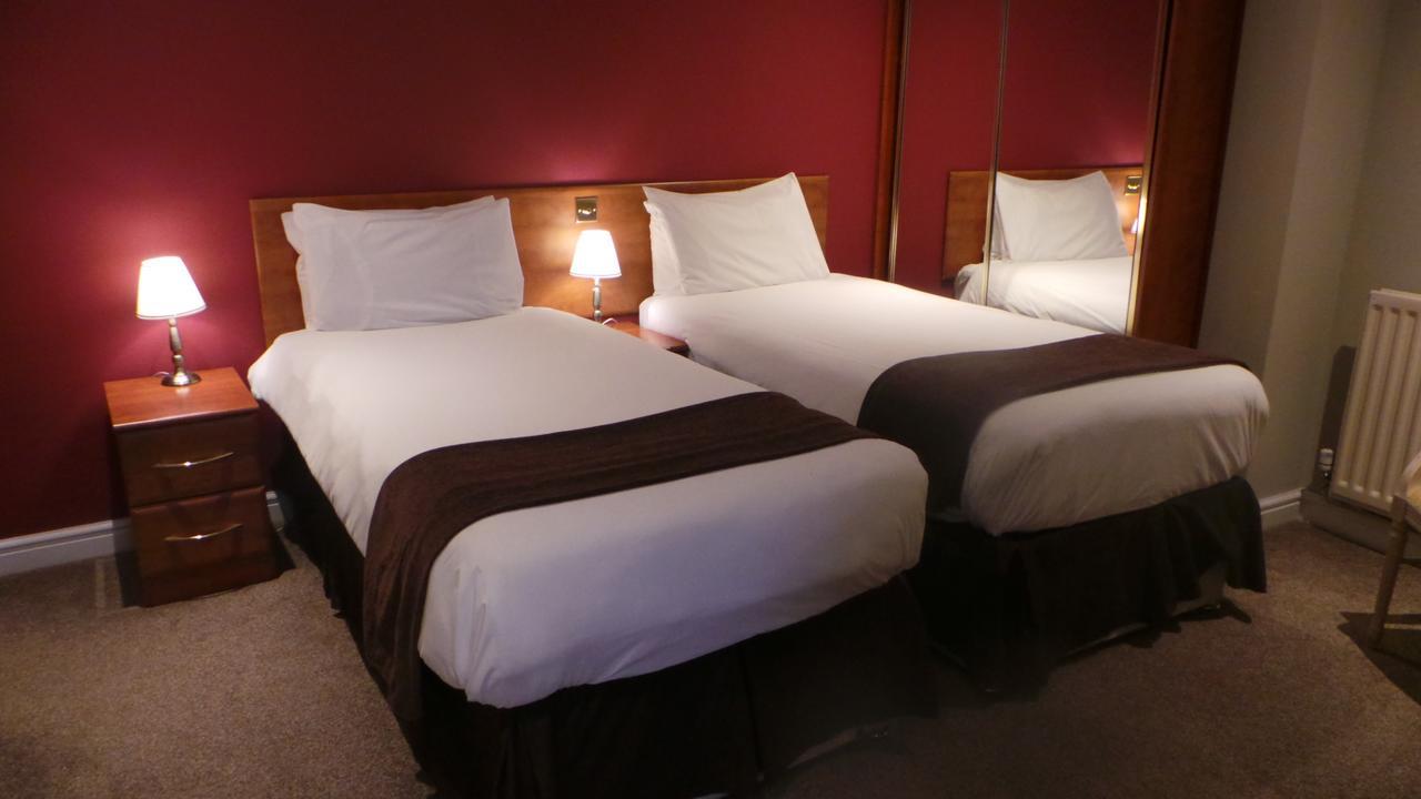 The Peacock Townhouse Hotel Kenilworth - Warwick ภายนอก รูปภาพ